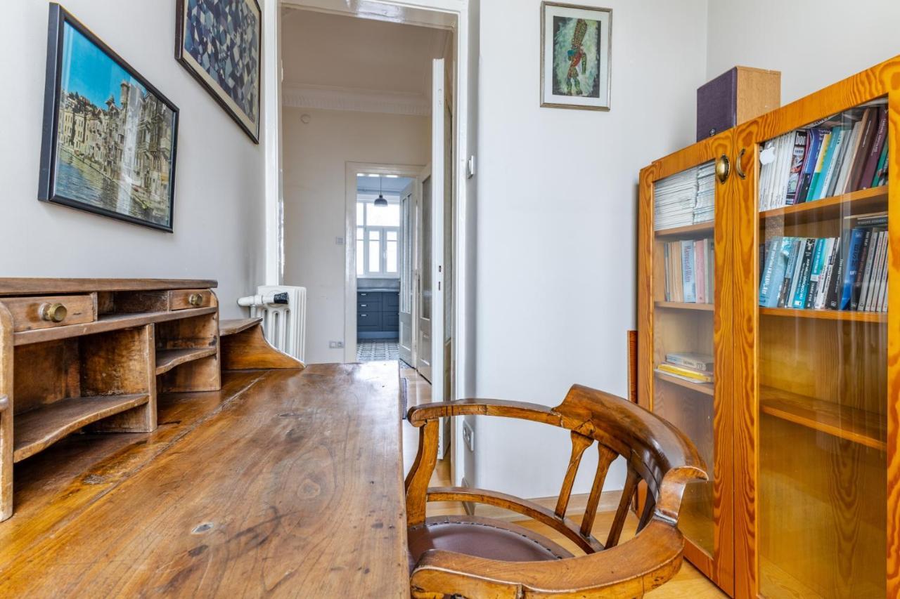 Апартаменты Flat With Balcony And Bosphorus View In Beyoglu Стамбул Экстерьер фото