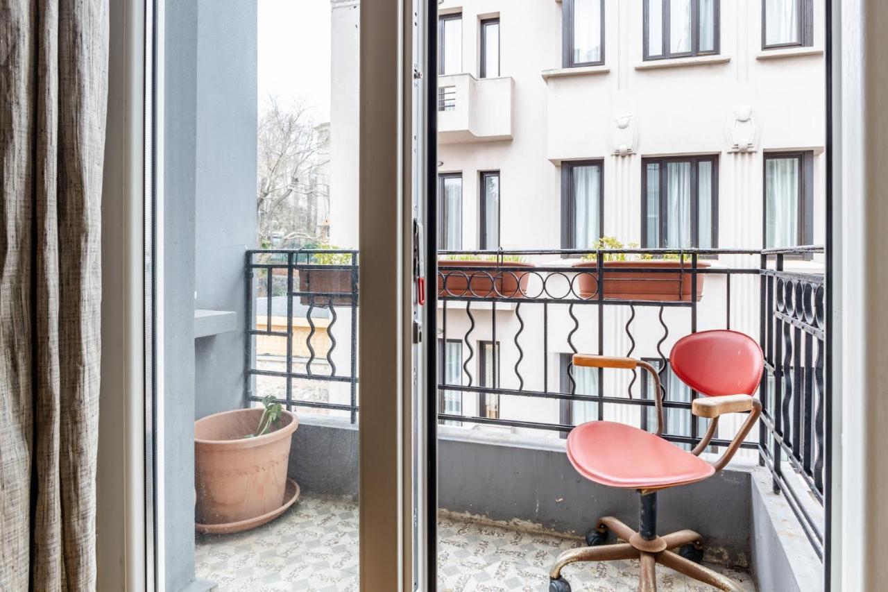 Апартаменты Flat With Balcony And Bosphorus View In Beyoglu Стамбул Экстерьер фото
