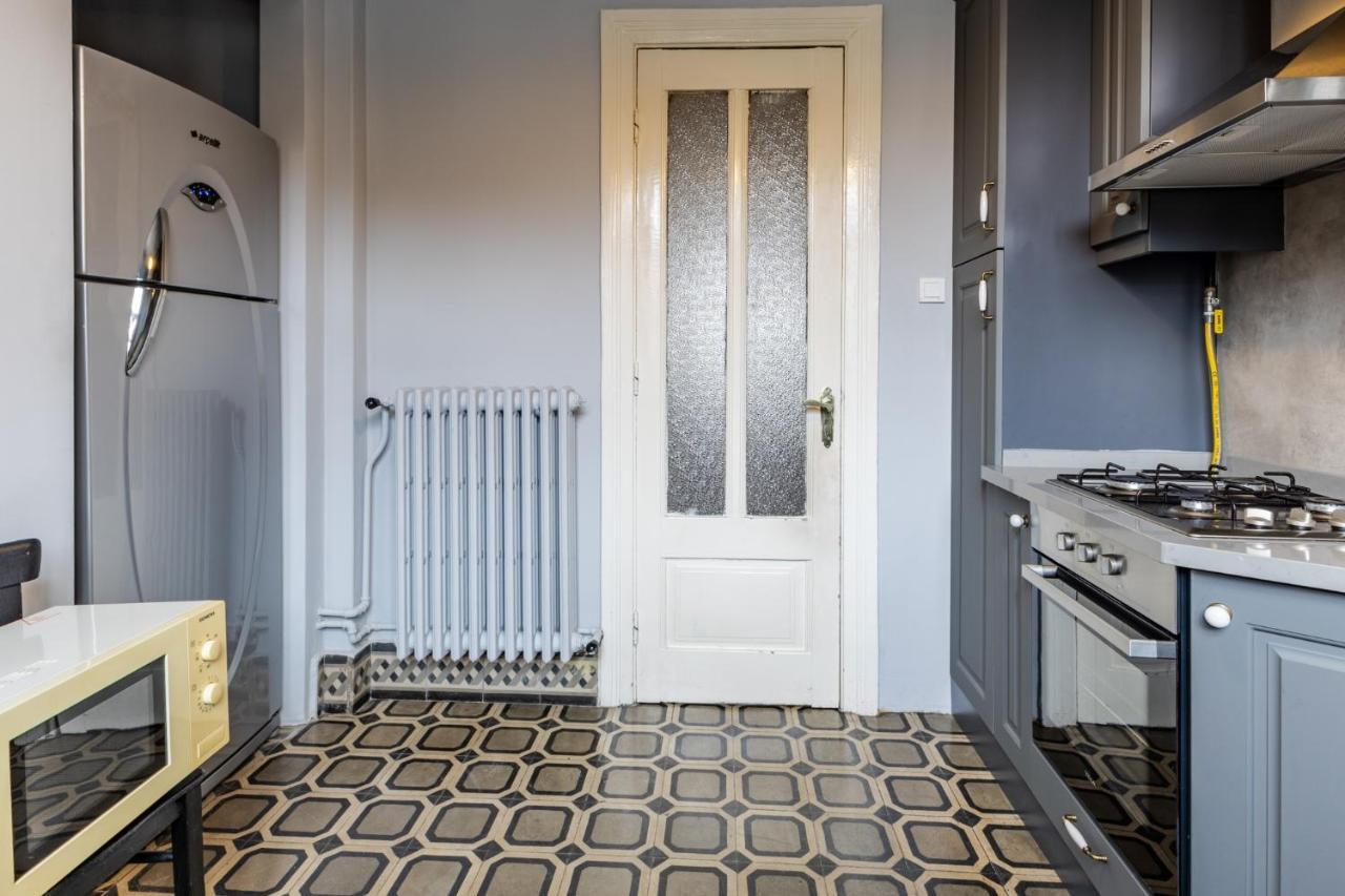 Апартаменты Flat With Balcony And Bosphorus View In Beyoglu Стамбул Экстерьер фото