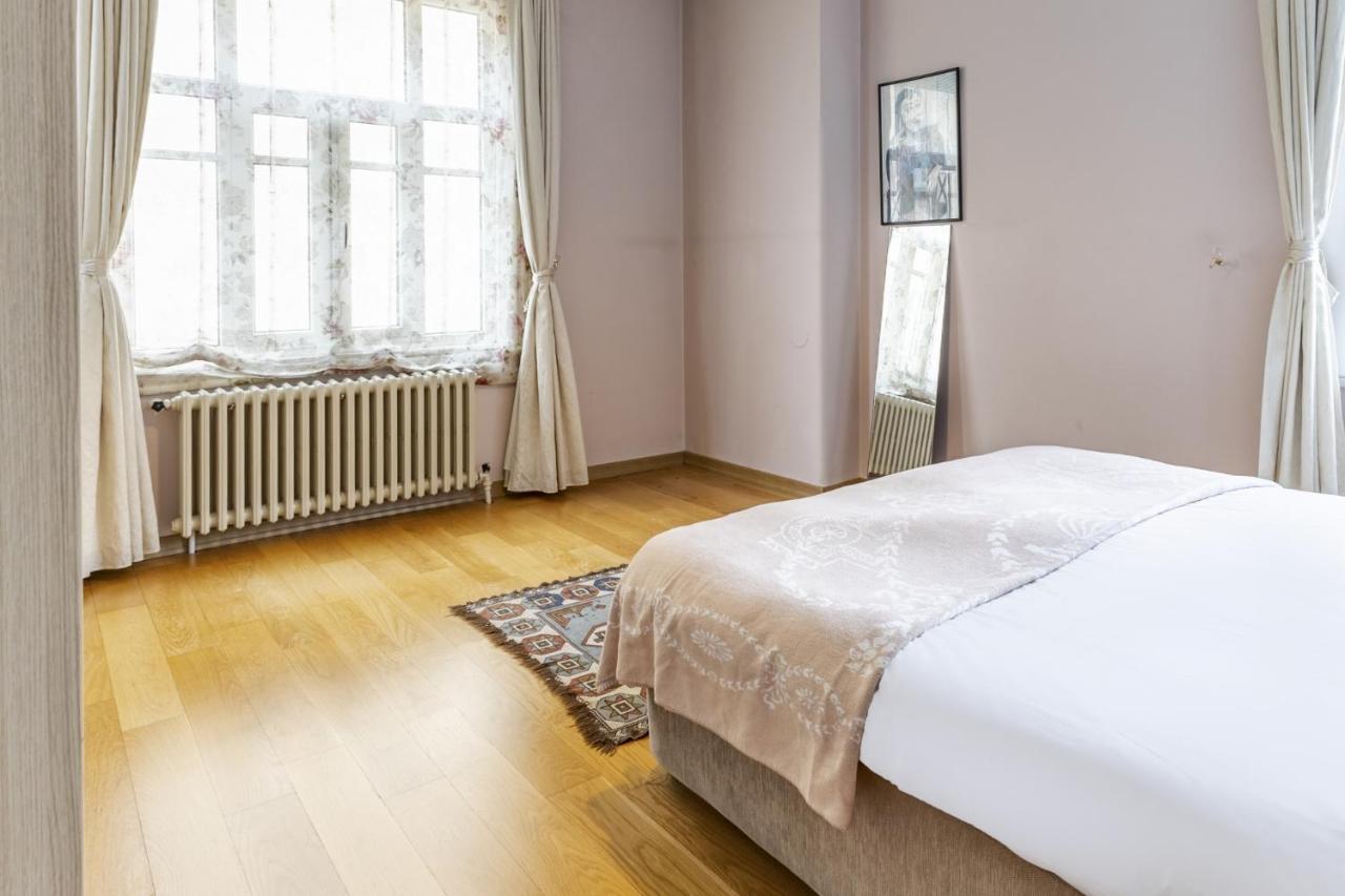 Апартаменты Flat With Balcony And Bosphorus View In Beyoglu Стамбул Экстерьер фото