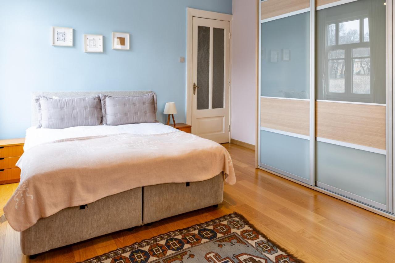 Апартаменты Flat With Balcony And Bosphorus View In Beyoglu Стамбул Экстерьер фото